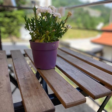 Stoykite Escape House Apartment Bagian luar foto