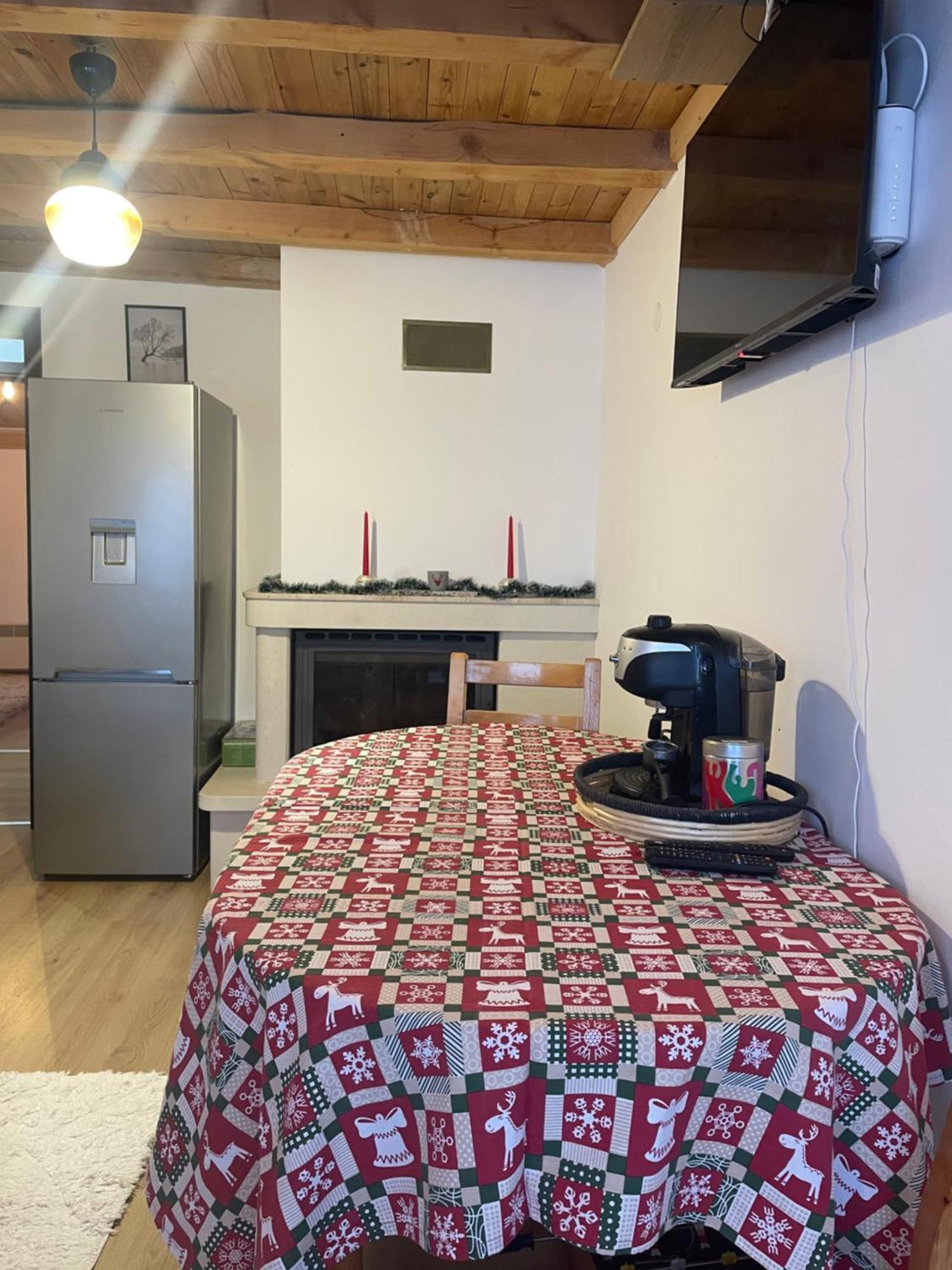 Stoykite Escape House Apartment Bagian luar foto