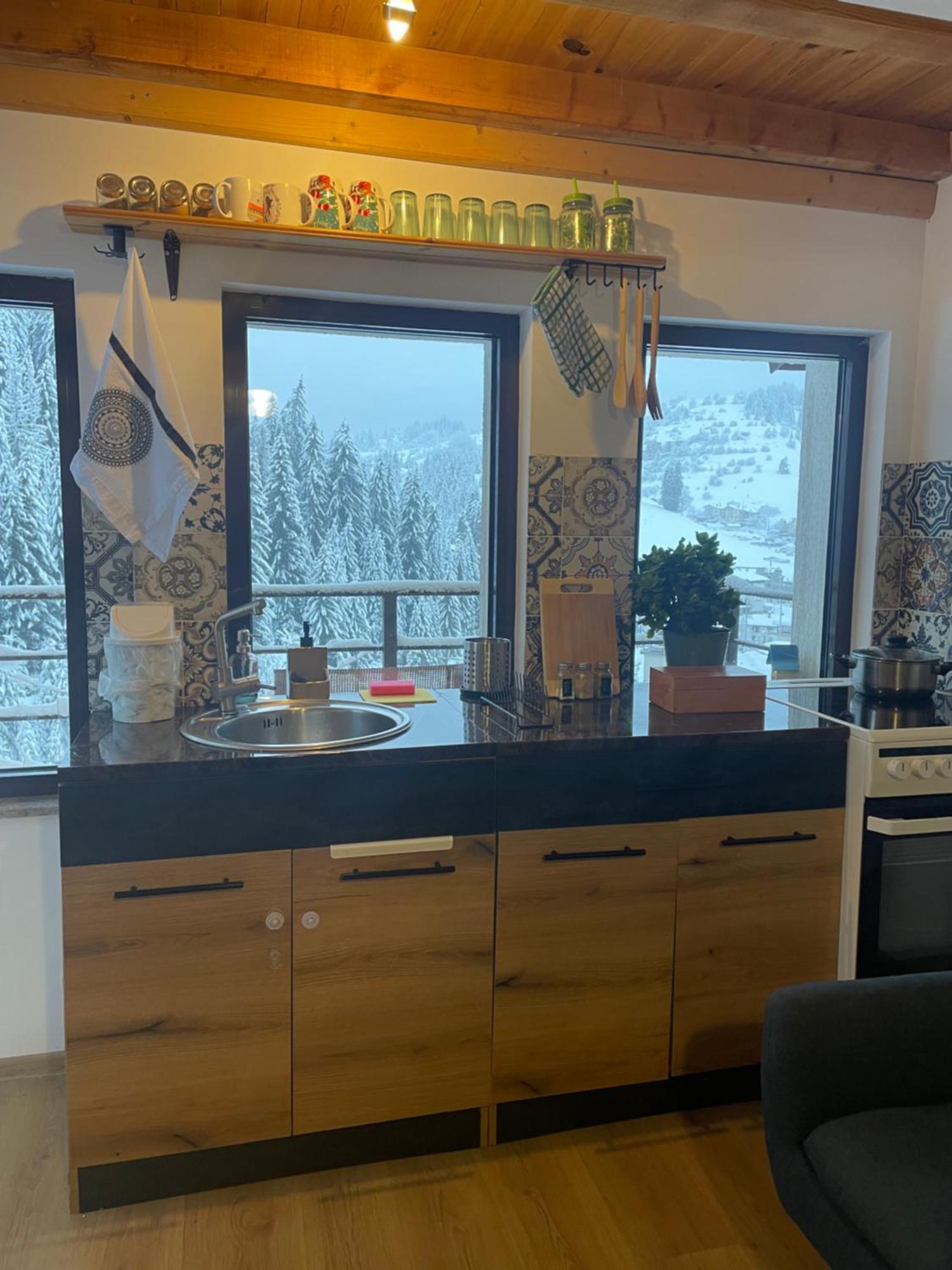 Stoykite Escape House Apartment Bagian luar foto